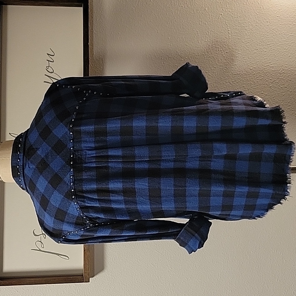 Rails Button-Up Shirt With Stud Detail - Picture 6 of 16